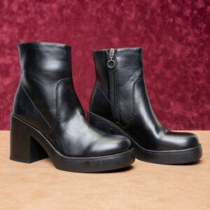 Dirty Laundry Women Vintage Y2k Retro Chelsea Black Vegan Leather Boots Sz 7.5